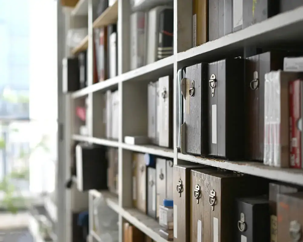 レイアートスクール絵画教室二子玉川のアート関係の本棚